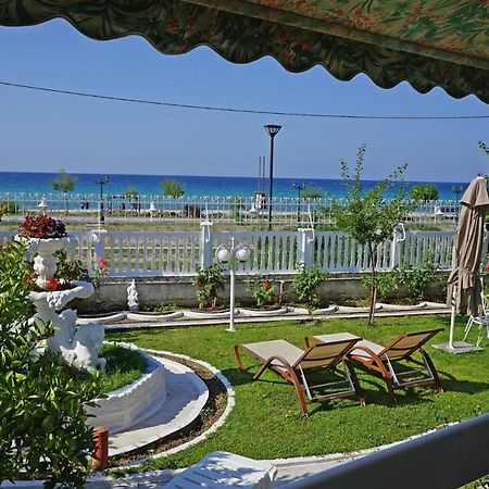 Villa Fofo - Beautiful Sea Front Villa With 650M2 Garden Nea Kallikrateia Esterno foto
