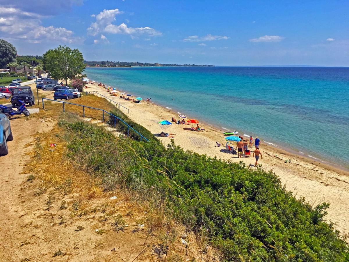 Villa Fofo - Beautiful Sea Front Villa With 650M2 Garden Nea Kallikrateia Esterno foto