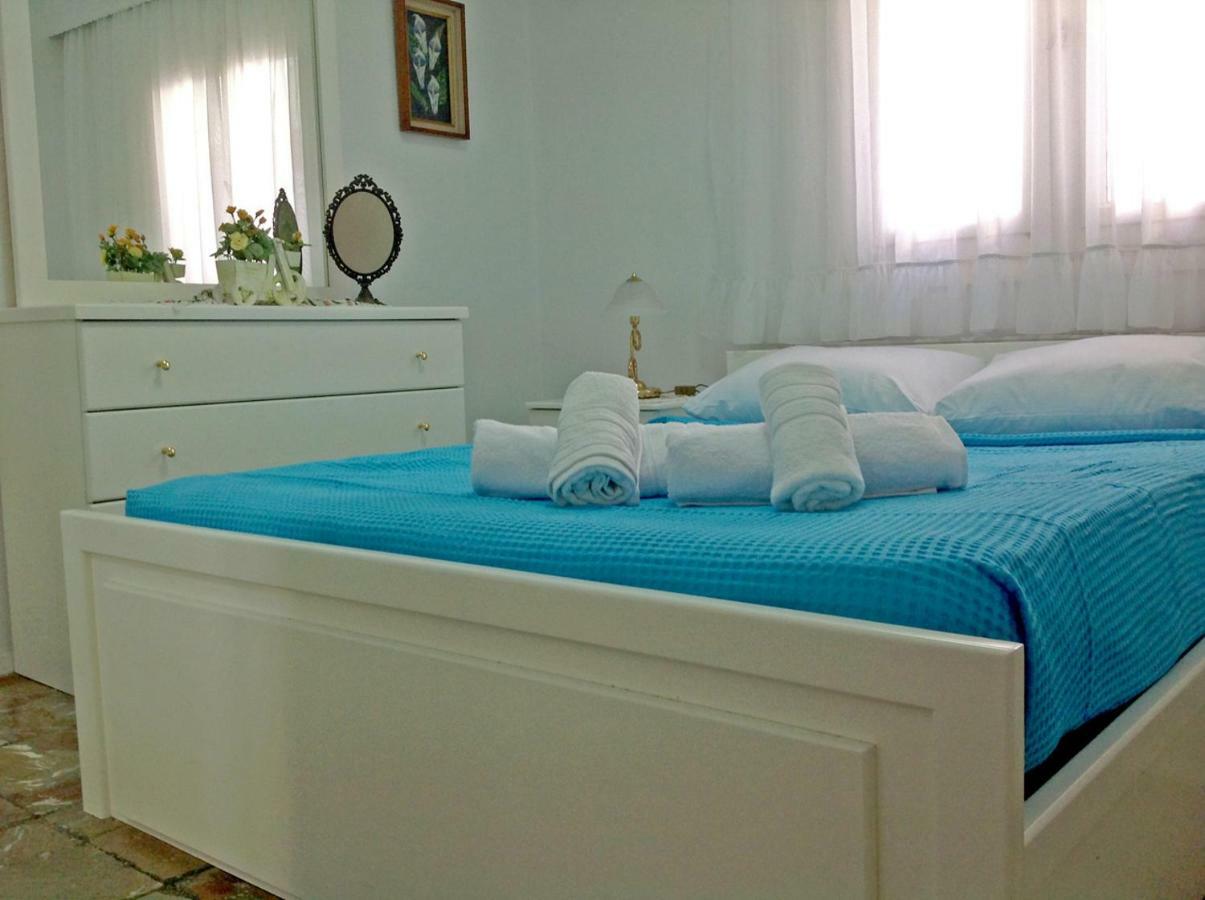 Villa Fofo - Beautiful Sea Front Villa With 650M2 Garden Nea Kallikrateia Esterno foto