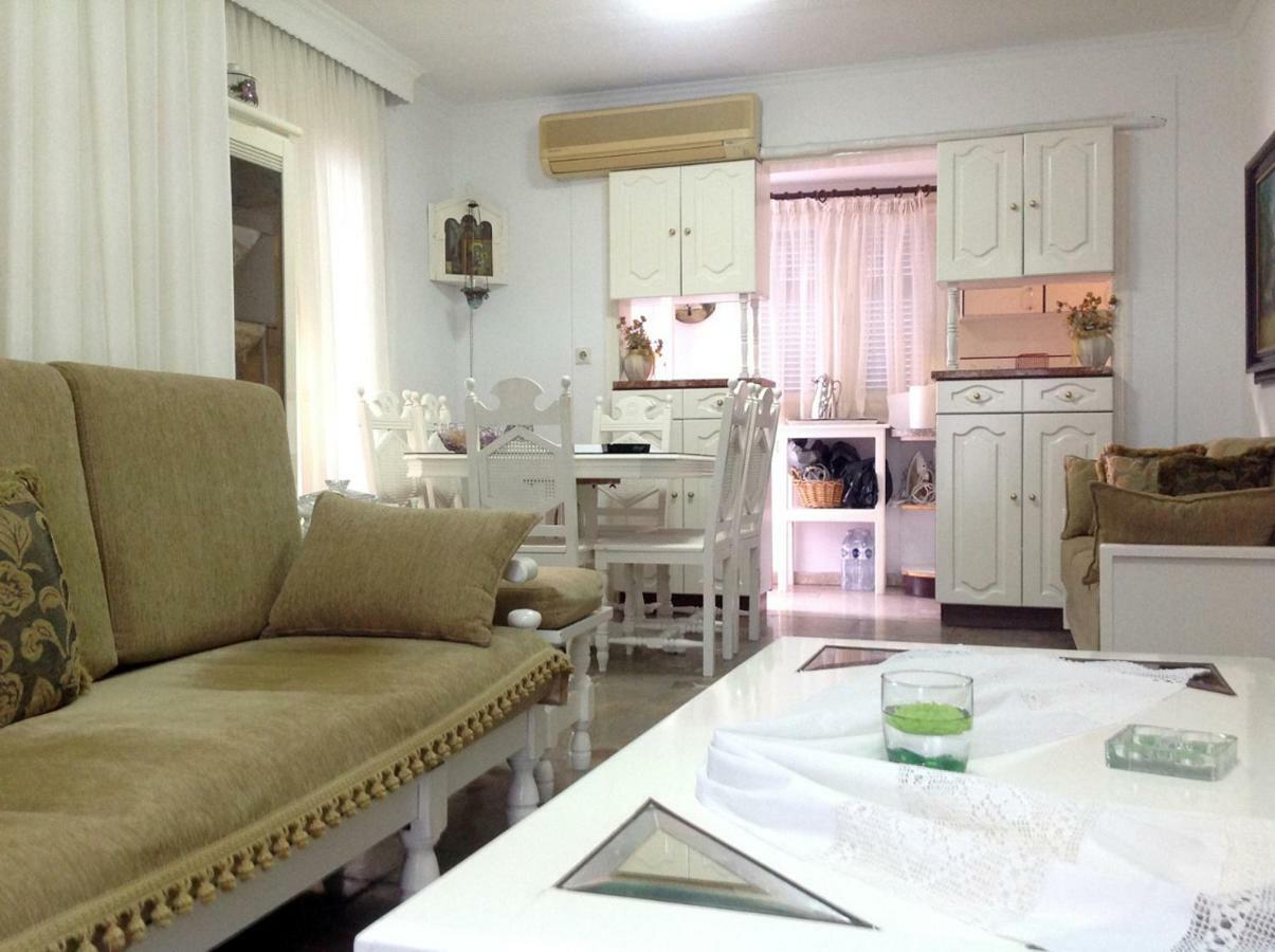 Villa Fofo - Beautiful Sea Front Villa With 650M2 Garden Nea Kallikrateia Esterno foto